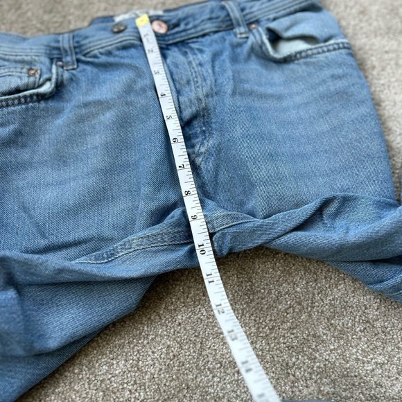 We The Free Distressed Lightwash Crop Jeans - Picture 6 of 6